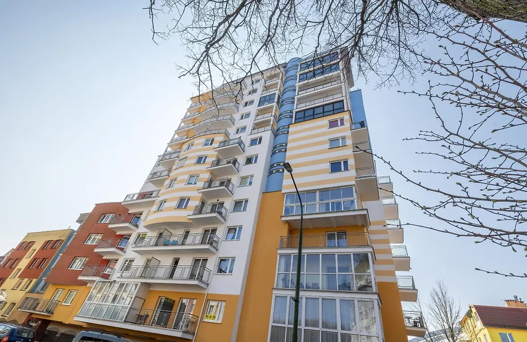 Sun Seasons 24 Cosy Apartment With Parking By Noclegi Renters-1