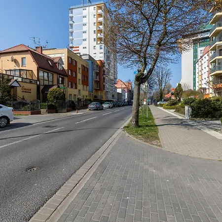 Sun Seasons 24 Cosy Apartment With Parking By Noclegi Renters-2
